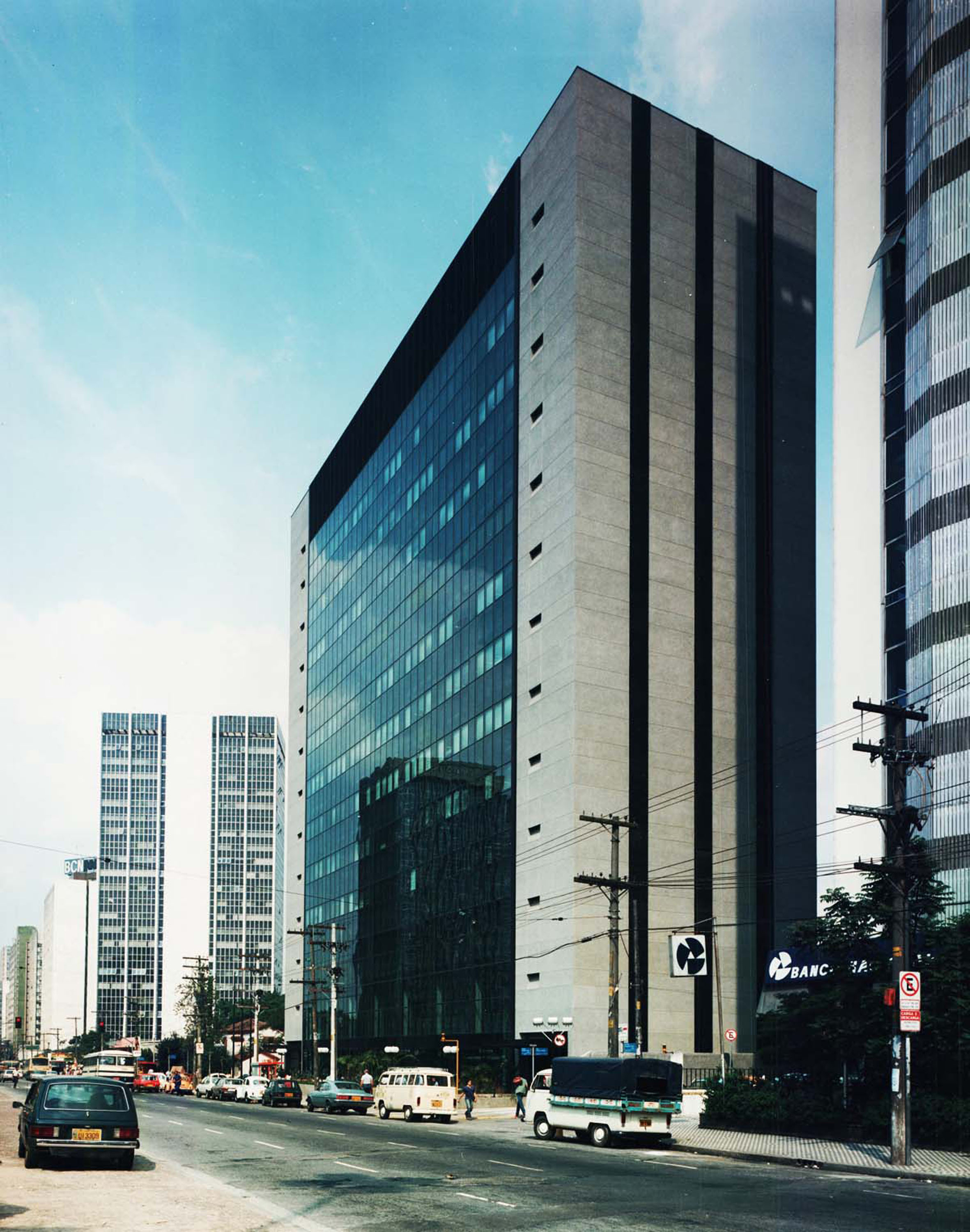 Ed. Sede Credicard 1.1.jpg