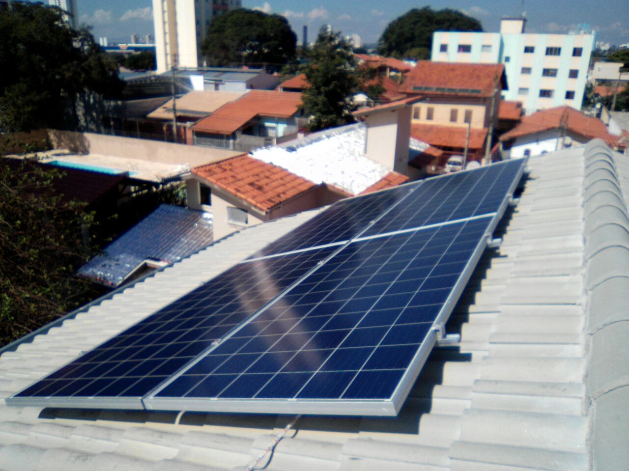 Instalação telhado São José dos Campos, sistema 1,24 kWp - Iliakos Energia Solar