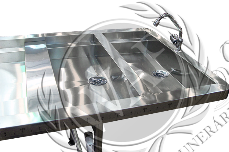 Mesa para Tanato sem Rolete AC_Marca.png