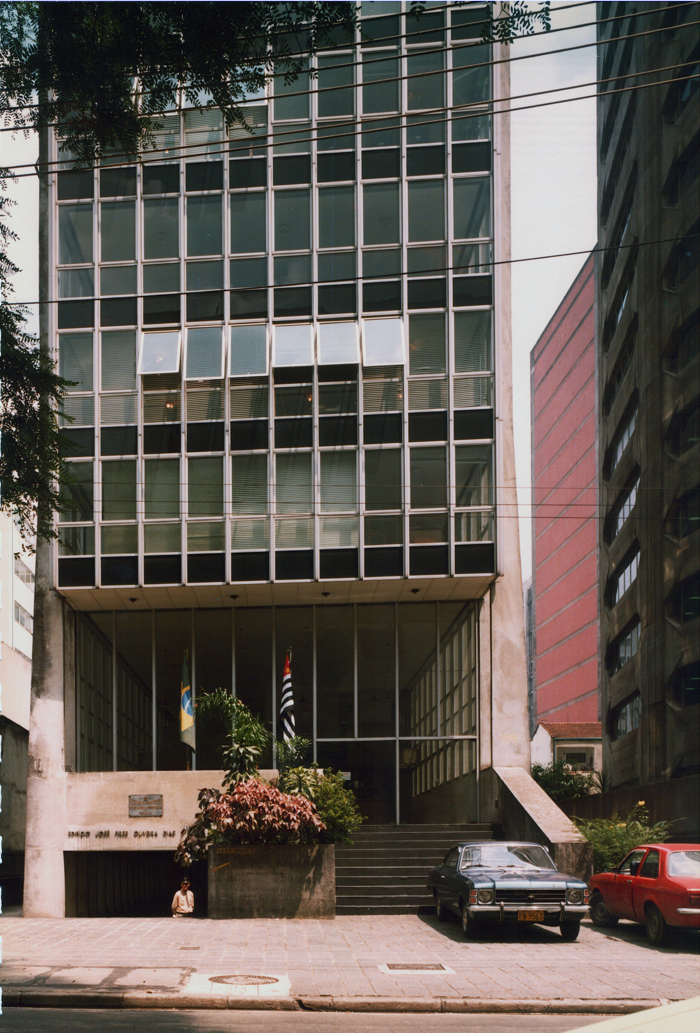 Edifício Jotamar (Bela Cintra) 3.jpg