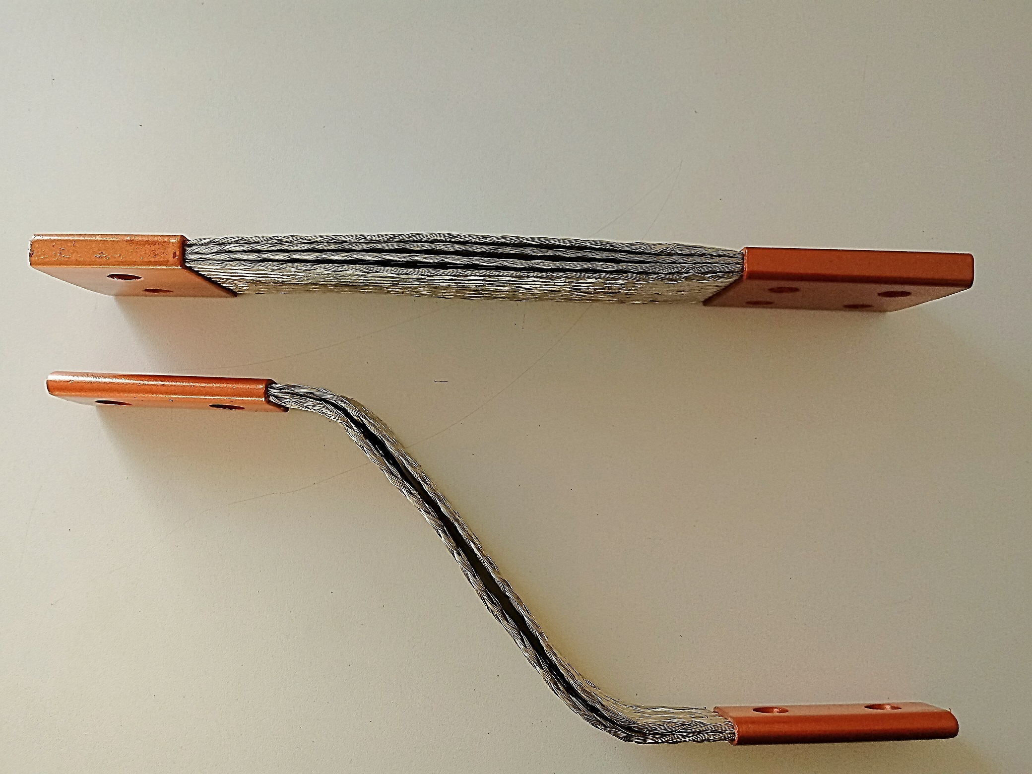 Flexível-Cordoalha-Chata - Flexcopper Cabos, Condutores-elétricos, cabo-de-refrigeração-a-água, flexível-de-cobre, cabo-de-cobre, cabo-de-aterramento, barramento-de-cobre, jumper-de-cobre, cabo-de-indução, cabo-unipolar, flexível-cordalha-chata, flexível-cordalha-redonda, Jumper-para-Ponteadeira, Barramento-Fixo, Alumínio-ou-Bimetálico. Cordoalha-Flexível-Cobre, Aço-Inox-para-ligação-elétrica, aterramento, Cabo-Elétrico-refrigerado-a-água, Flexível, Barramento, Desenvolvimento-de-Produto-Elétrico, Mecânico. Forno-Siderúrgico, siderúrgica, automobilística, automobilístico, indústrias siderúrgica, automobilística, petroquímica, naval, construção civil, subestação, linha de transmissão, Atibaia, São-Paulo, Campinas, Jundiaí, São-Bernardo-do-Campo, São-Caetano, São-José-dos-Campos