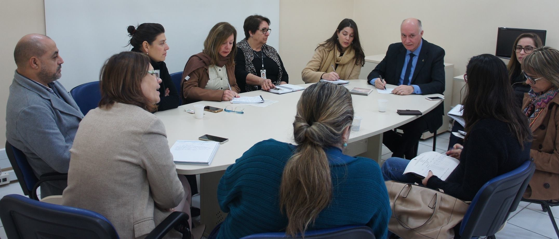 No mini auditório da Faders Acessibilidade e inclusão, o presidente da Faders 