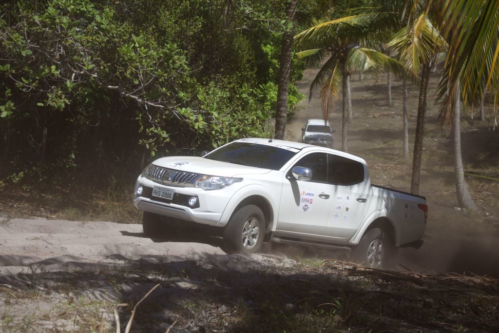 NEW TRITON BRANCA 2.jpg