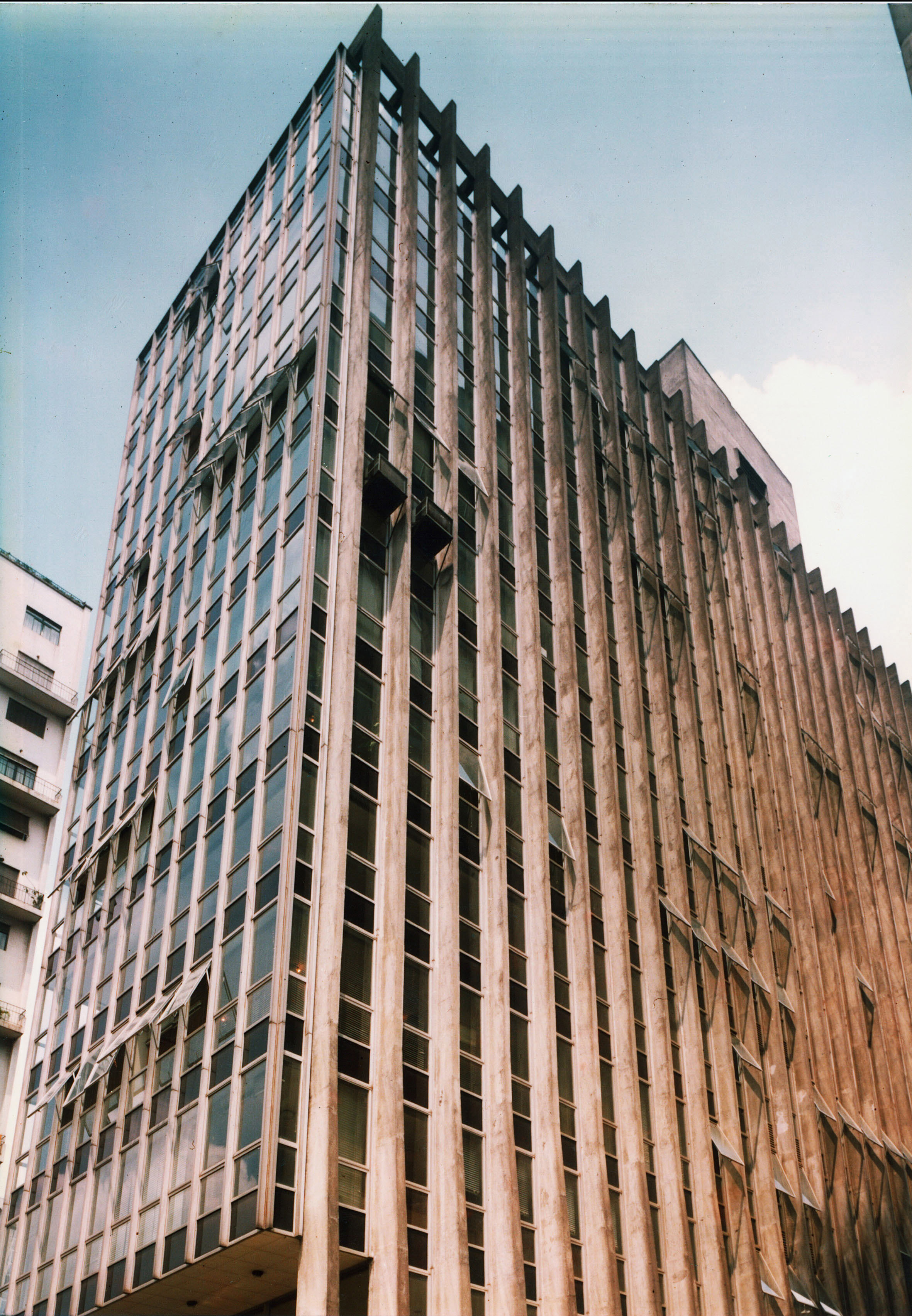 Edifício Jotamar (Bela Cintra) 2.jpg