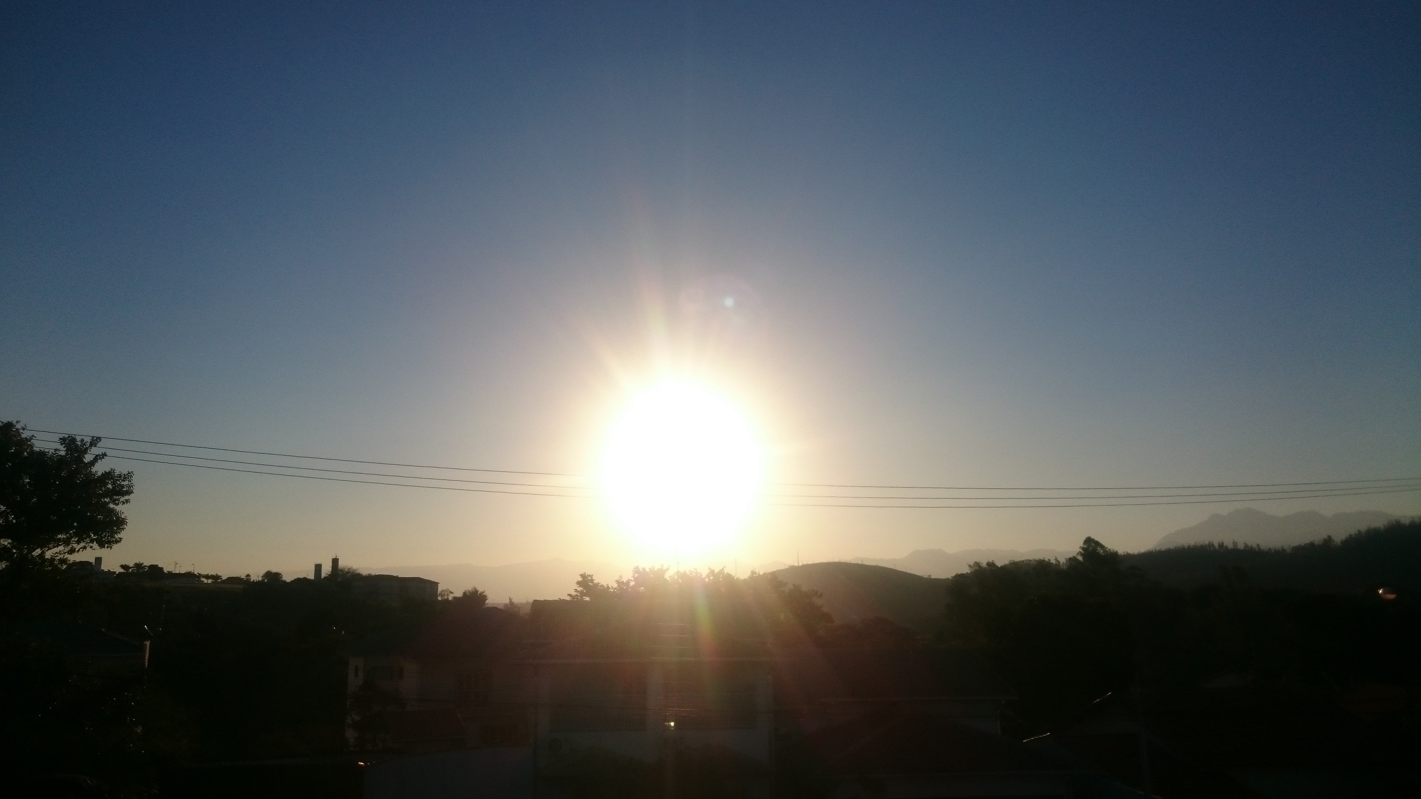 Instalação telhado Cachoeira Paulista, sistema 1,28 kWp - Iliakos Energia Solar