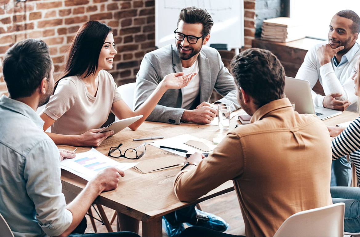 IMAGEM PESSOAS REUNIAO.jpg