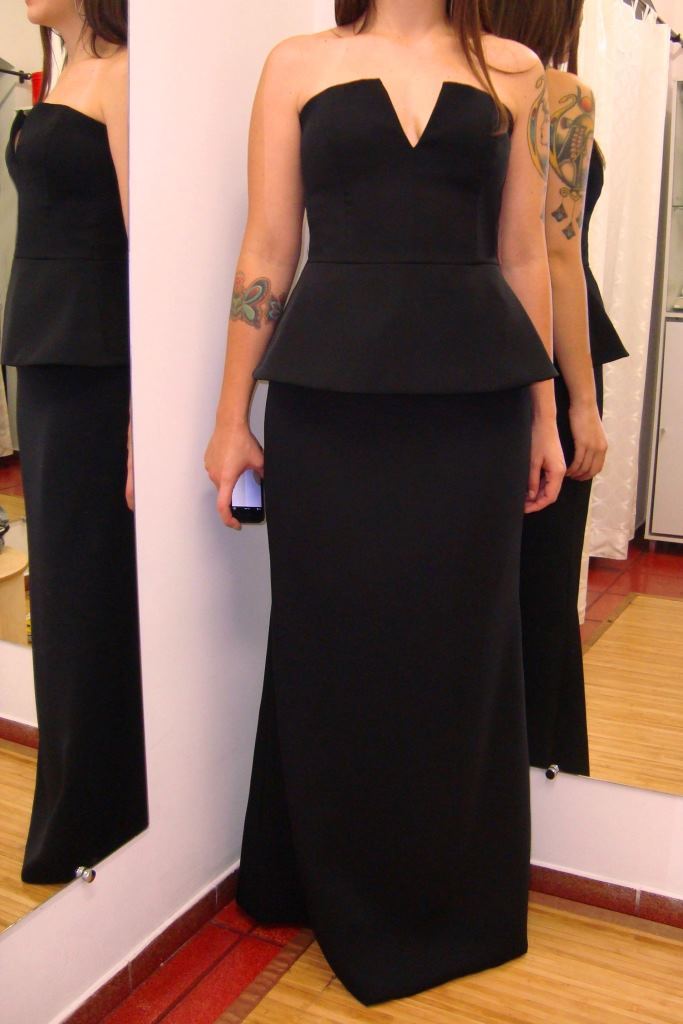 vestido preto decote.jpg