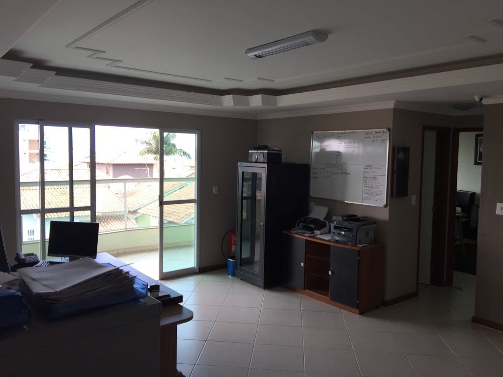 6 2018-04-05 at 22.00.44.jpeg