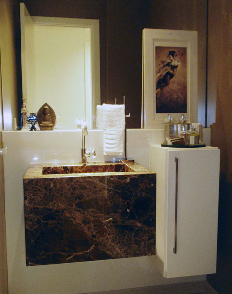 Lavatório no Mármore Marrom Imperador. 