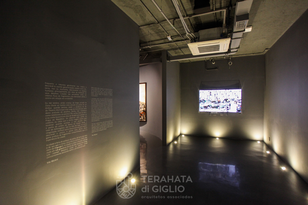 Farol Santander - Exposição Vik Muniz - 01.jpg