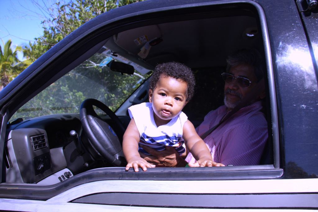 CRIANÇA NO CAMINHÃO.jpg