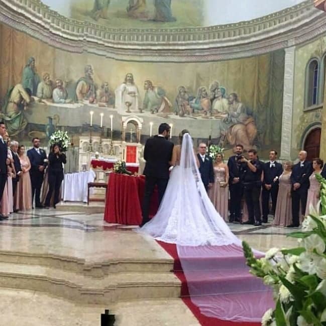 36542672_250250999099346_5055862641302437888_n (1).jpg