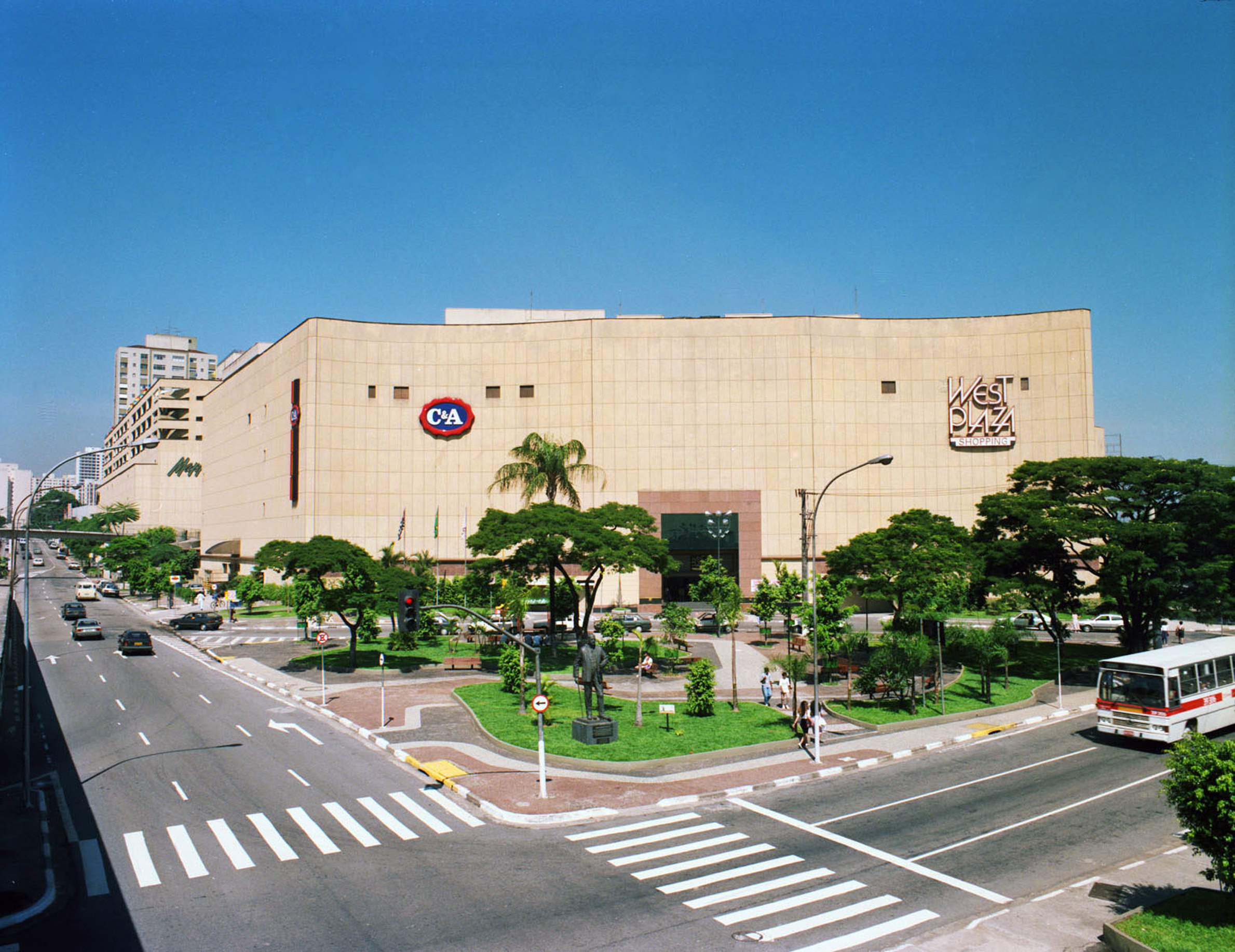 Shopping West Plaza 3.jpg