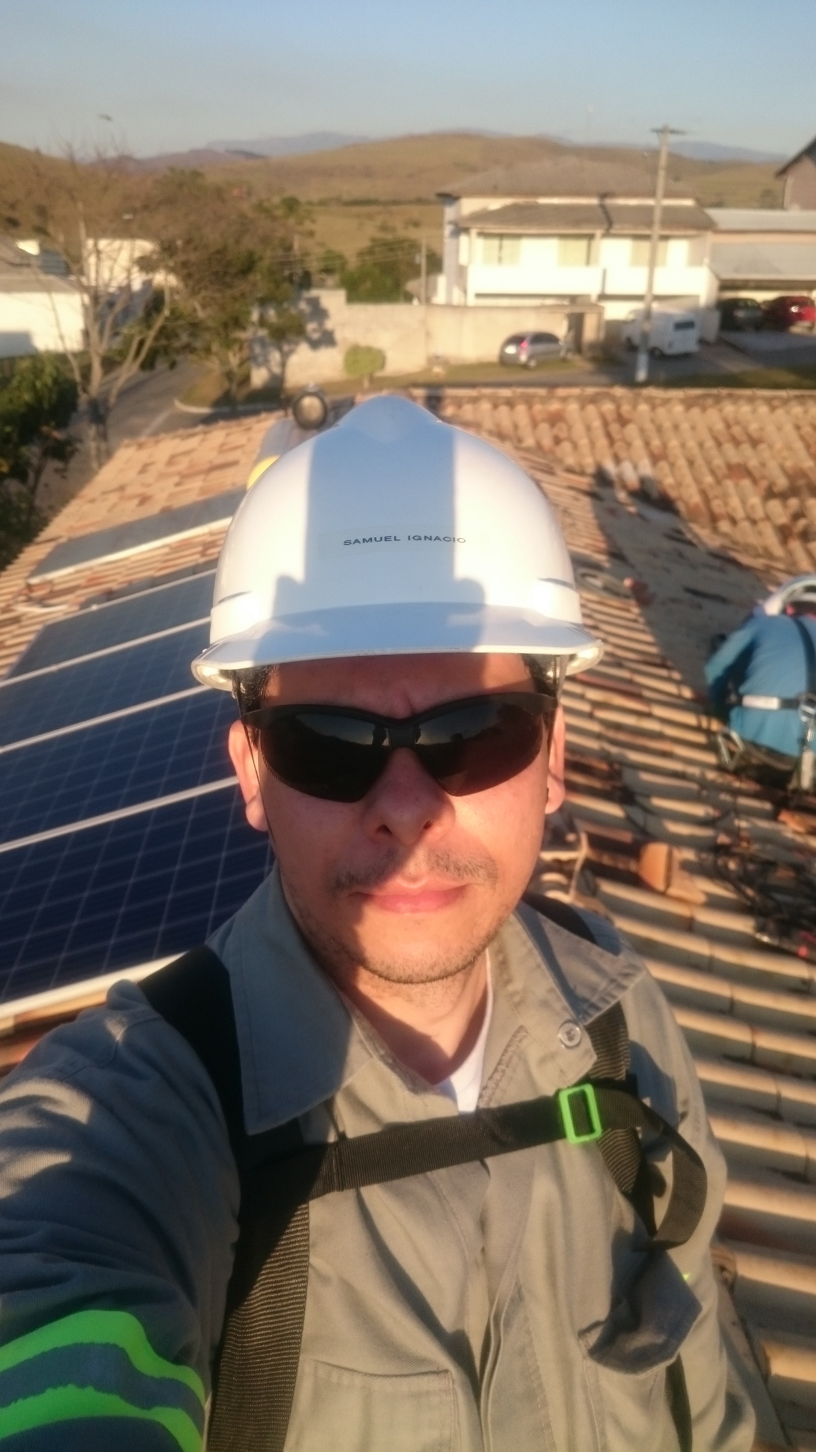 Instalação telhado Cachoeira Paulista, sistema 1,28 kWp - Iliakos Energia Solar