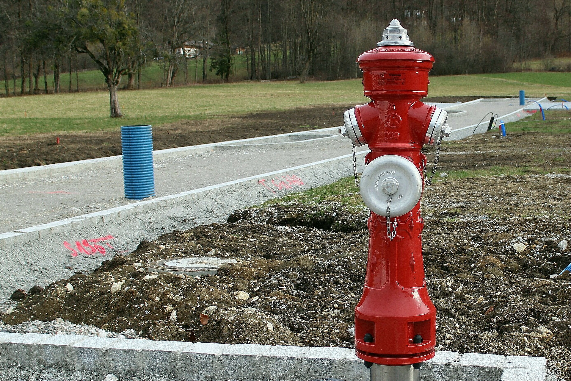 hydrant-248485_1920.jpg