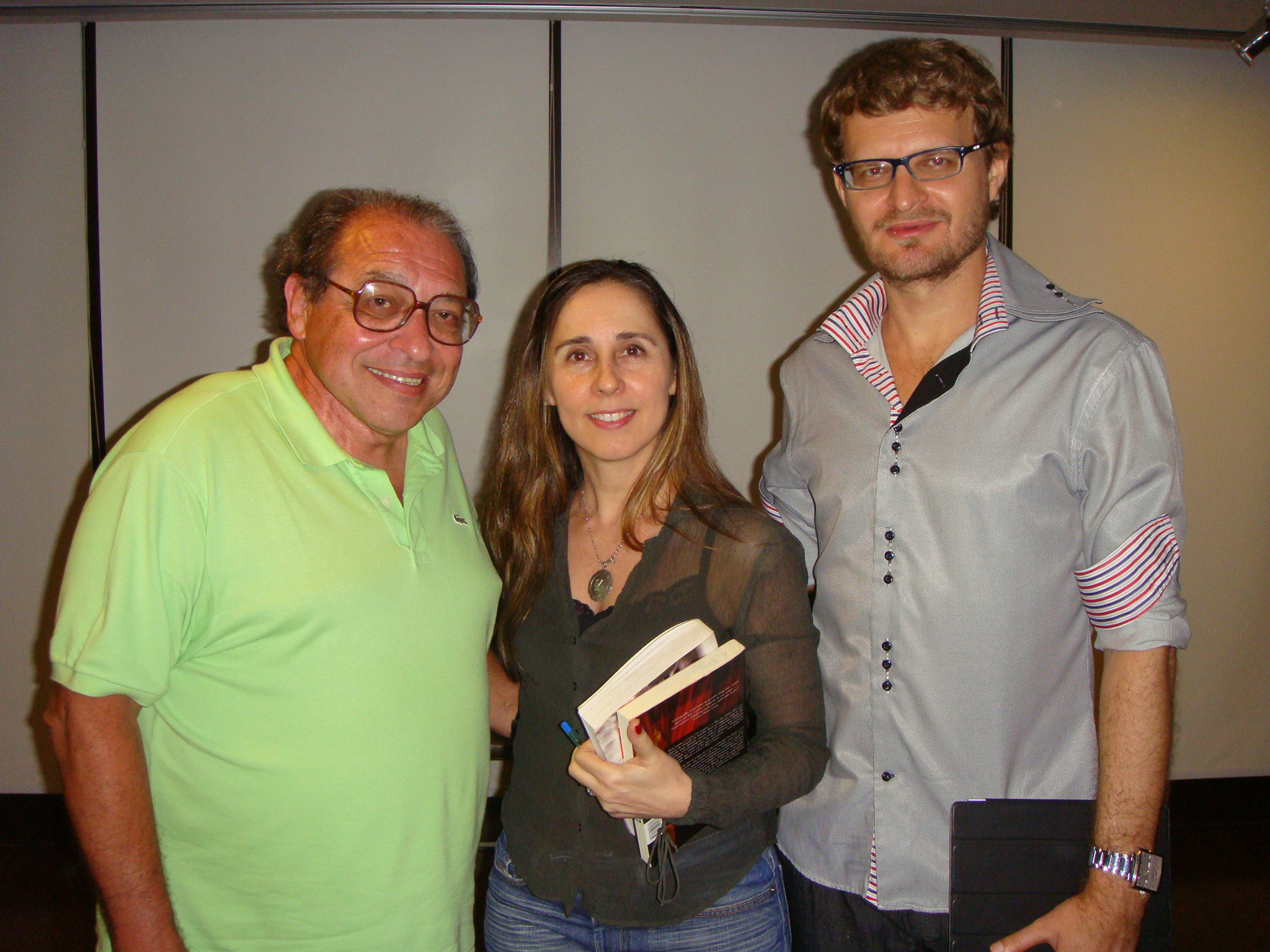Ruy Castro Junia e Marcelo Backes 002.jpg