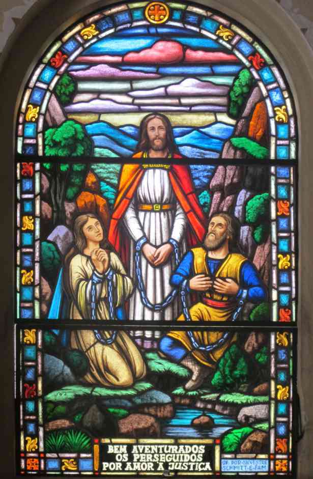 Restauro Vitral Jesus; Restauro de vitrais, Restauração de vitrais, restauro vitrais da Igreja Matriz de Itajaí; vitral restaurado; vitraux, vitral artístico, iris arte vítrea; vitral florianópolis; Vitral Santa Catarina; Vitral decorativo; vitral igreja, Roberto Petrelli, estúdio de vitrais