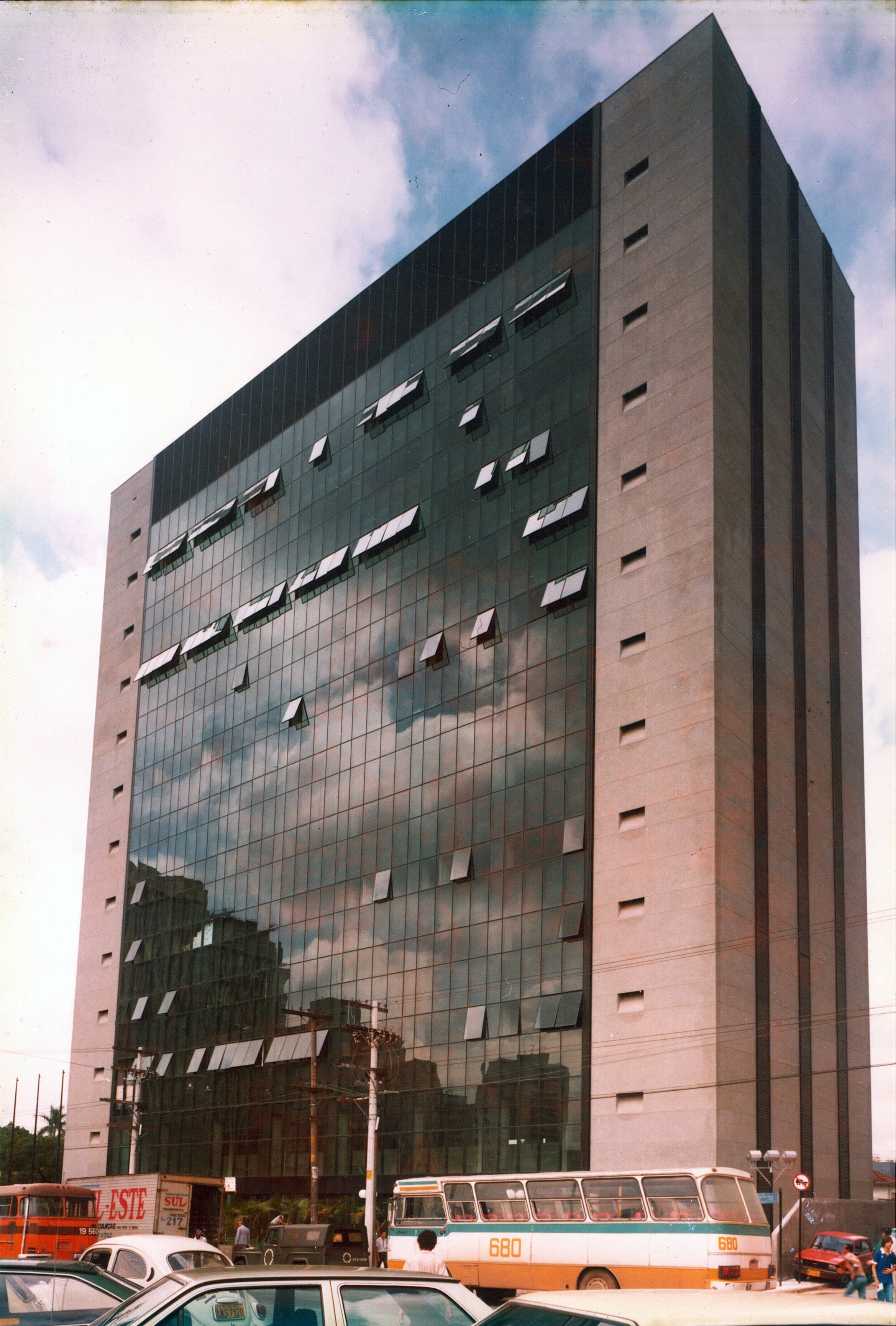 Ed. Sede Credicard 2.0.jpg