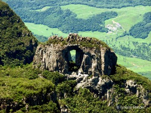 urubici-pedra-furada-01-foto-lyanne-rehder-300x225.jpg