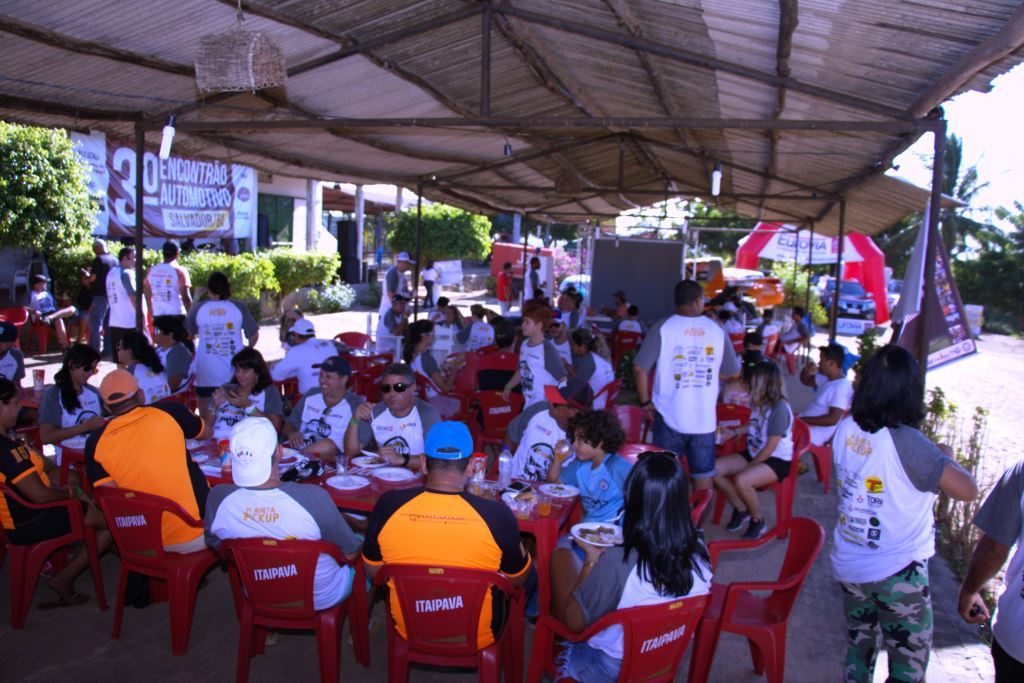 ASSOCIADOS NO ESPAÇO PLUS.jpg