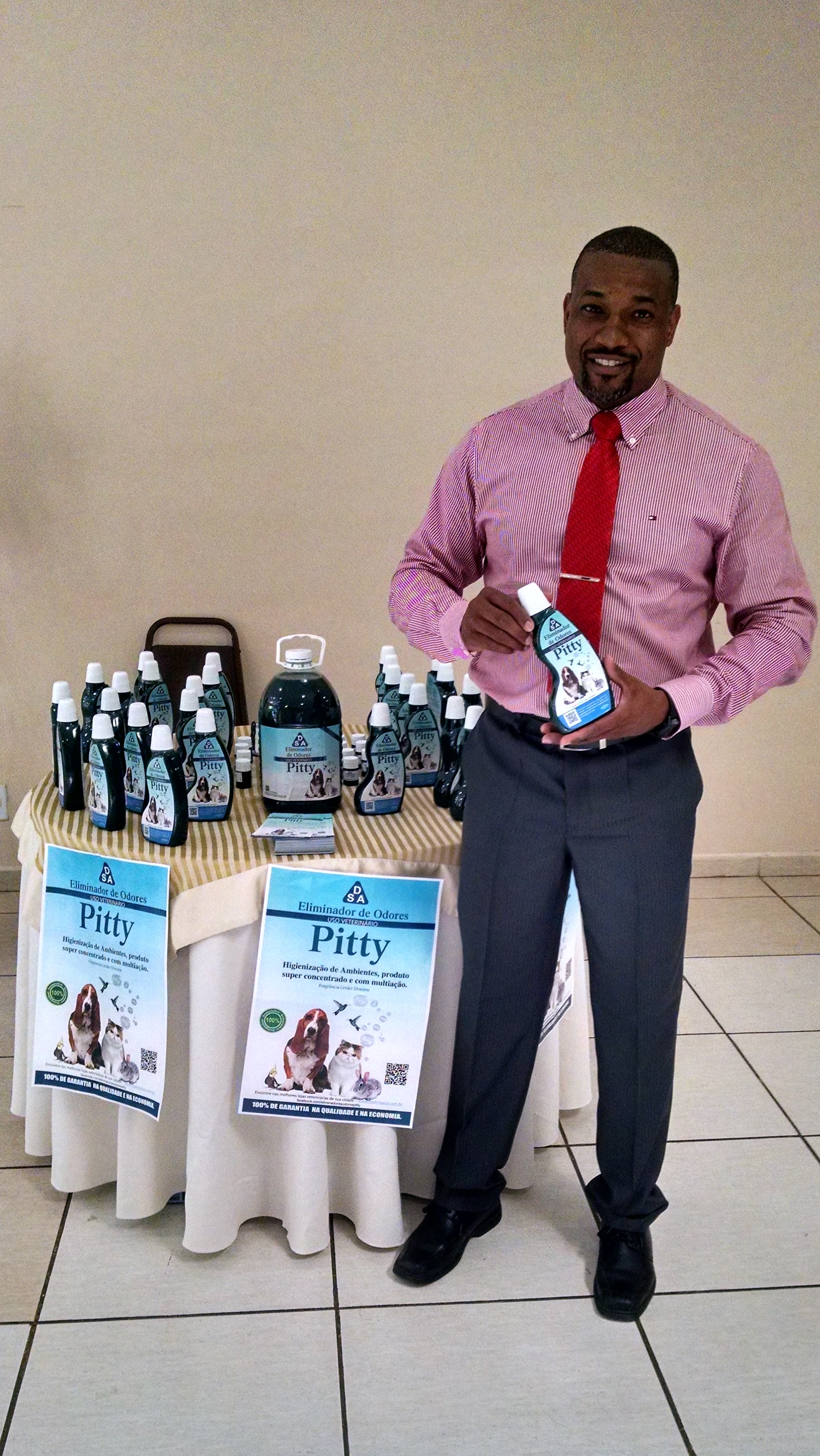 Handler Adelton Caetano (Dedé).jpg