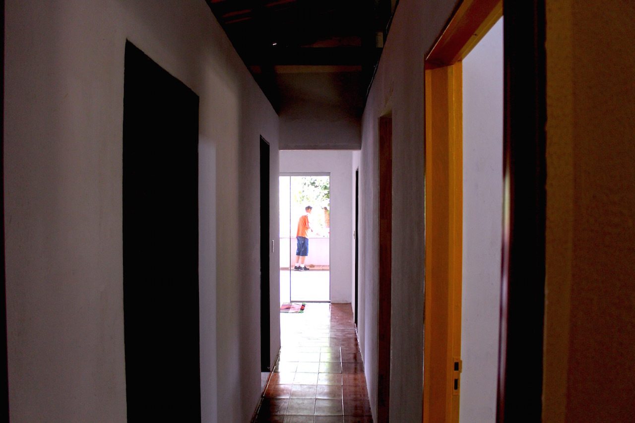 corredor casa comunitaria.jpg