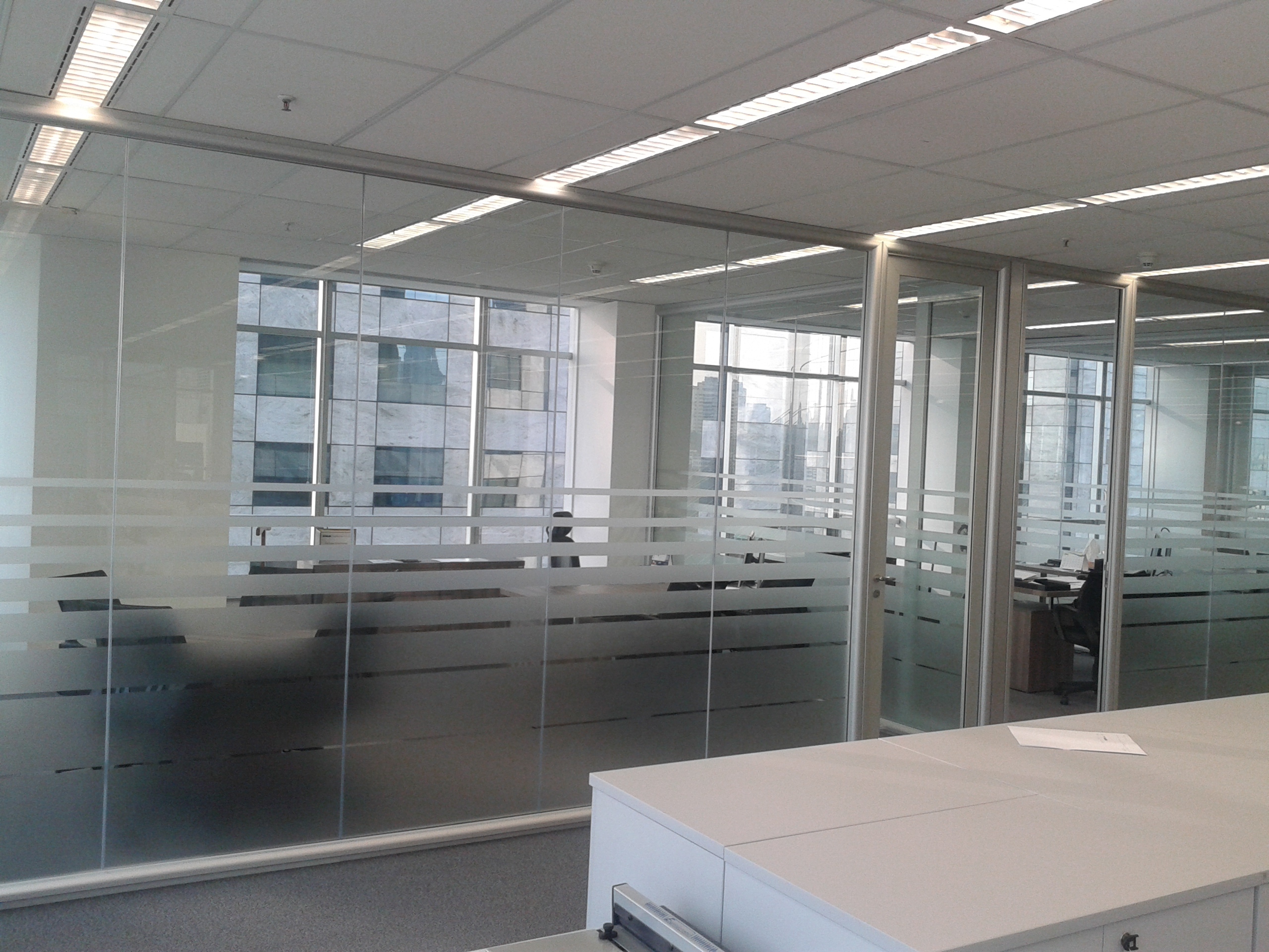 Divisoria vidro duplo persiana interna preço