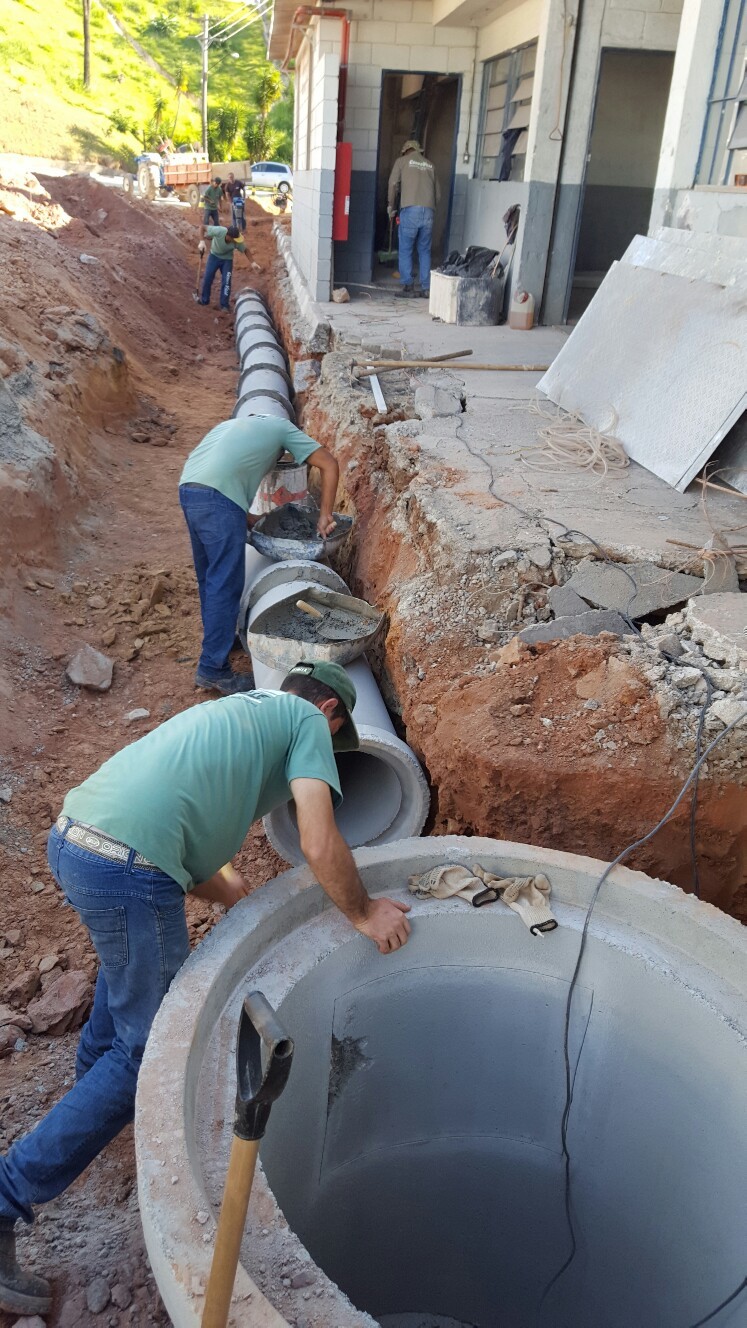 MANUTENÇÃO E CANALIZAÇÃO DE ACORDO COM  AS NECESSIDADES DA INDUSTRIA.jpg