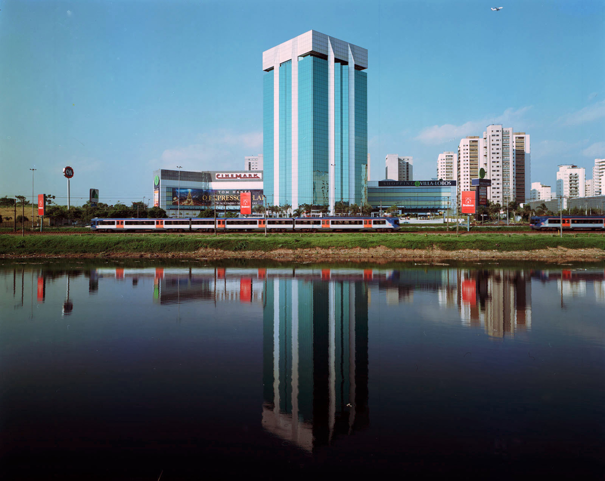 Shopping Villa Lobos 2.jpg