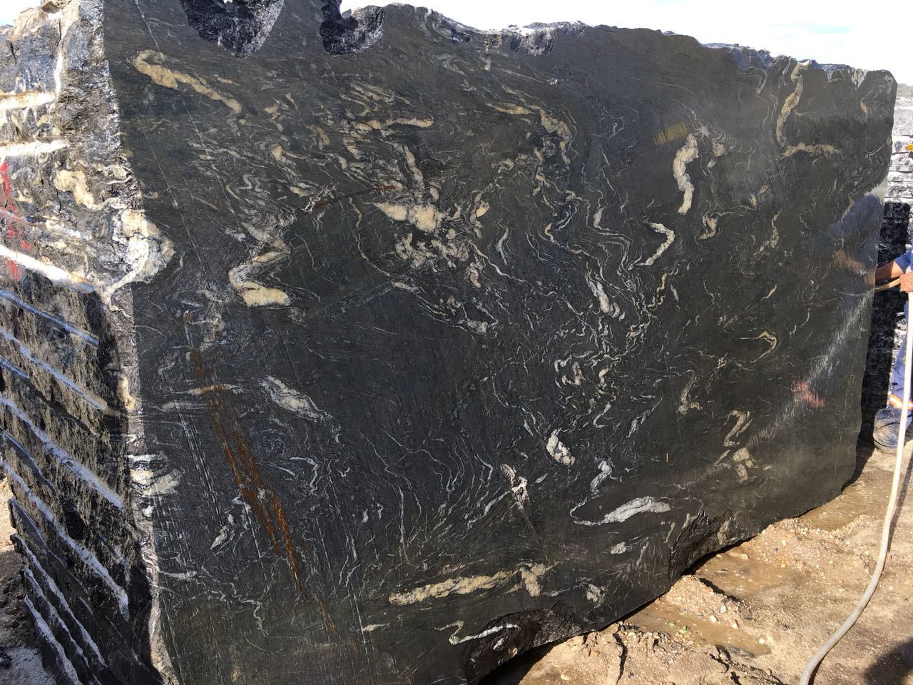 TITANIUM MATRIX BLOCK 2718 (CM).jpg