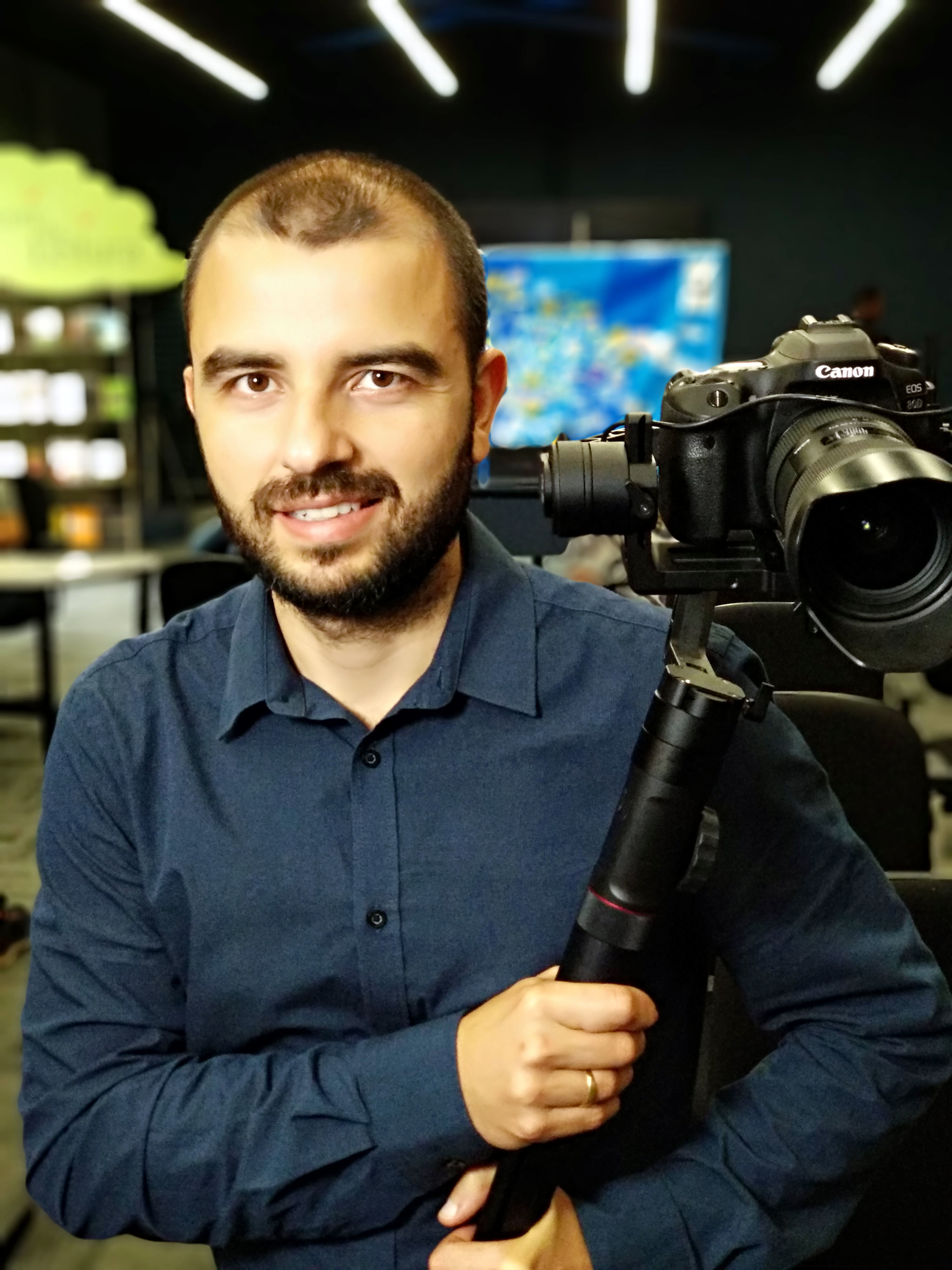 Raphael Zanforlin Trabalhando Casamento.jpg