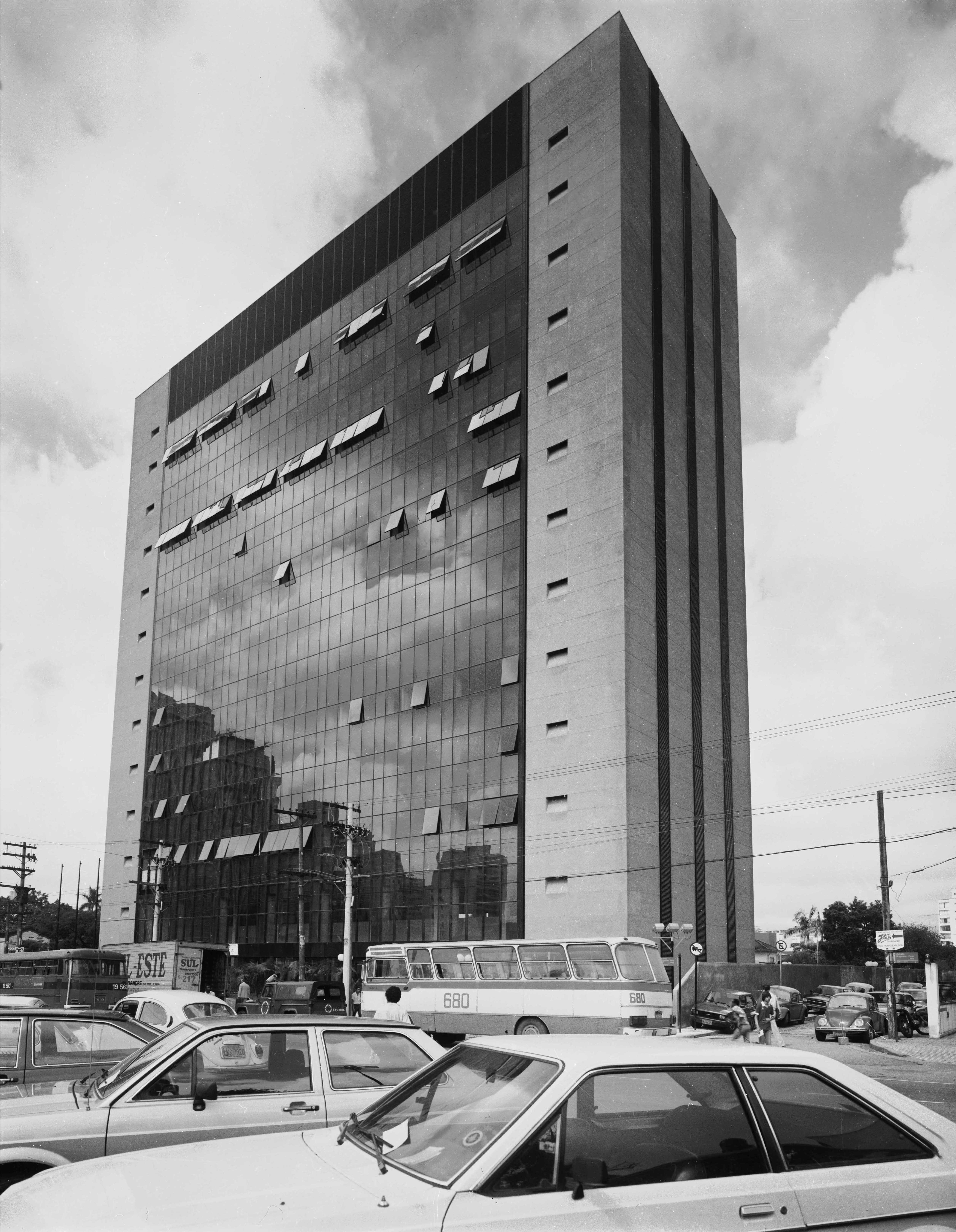 Ed. Sede Credicard 2.1.jpg