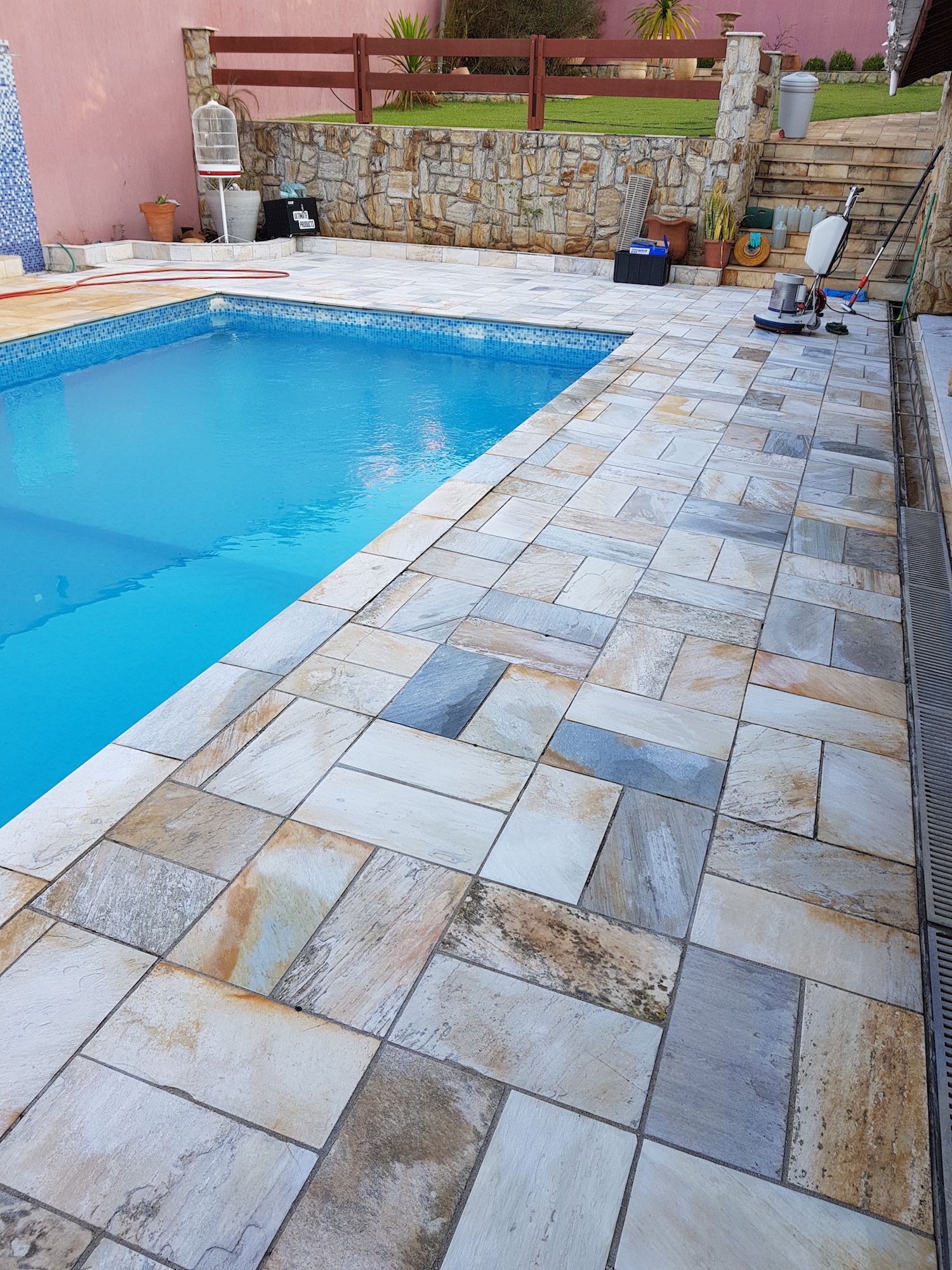 Piscina Depois B.jpg