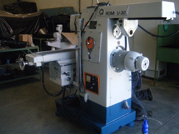 Fresadora-Romi-U-30-Reformada-2-cores.jpg