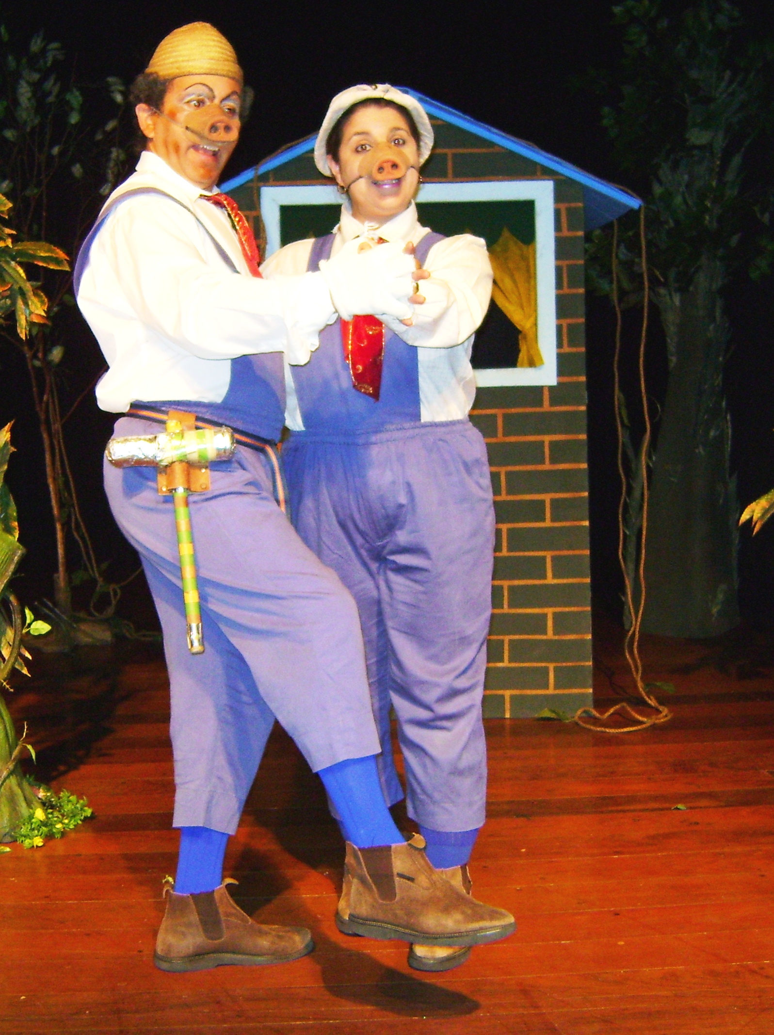 Espetáculo infantil 1, 2, 3, Tem porquinho outra vez - Ek Produções.jpg