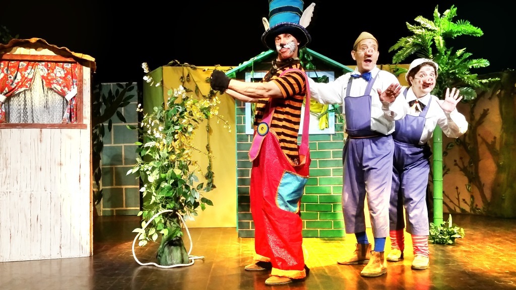 Espetáculo infantil 1, 2, 3, Tem porquinho outra vez - Ek Produções 8.jpg