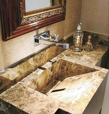 Lavatório no Marrom Imperador. 