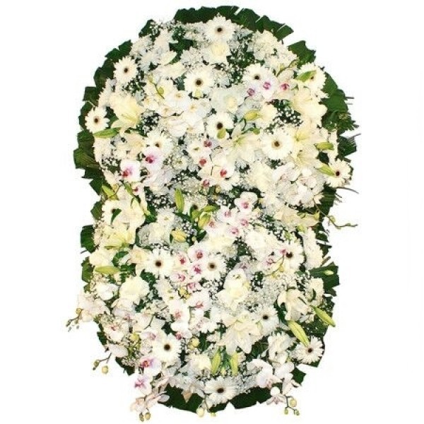 oroa confeccionada cuidadosamente com
Folhagens,Orquídeas,lírios, antúrios e lisianthus, flores de época como rosas, gérberas e flores do campo brancas ou em tons claros e outras flores muito nobres são as flores utilizadas nesta Luxuosa Coroa para Velório.
As flores podem mudar de acordo com a época do ano e disponibilidade de estoque, sempre respeitando as cores e qualidade escolhida. 

Coroas para velório e funeral a forma Tradicional e delicada para demonstrar Carinho e Respeito em um ultimo a Deus. 

Altura: 1.20 x 1.00 (AxL) 