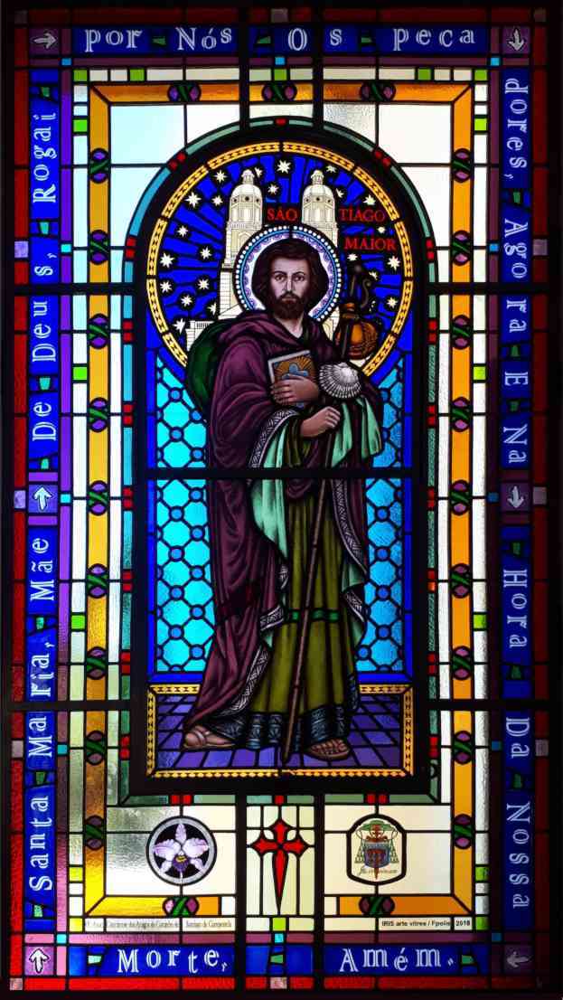 Vitral São Tiago de Compostela ; venda de vitral, telefone de vitrais, fábrica de vitrais, estúdio de vitrais, restauração de vitrais, compra de vitrais, loja de vitrais, contato de vitrais; Iris arte vítrea; vitral sacro; vitral Florianópolis; Vitral Santa Catarina, Vitraux; stained glass; Catedral Florianópolis; Roberto Petrelli