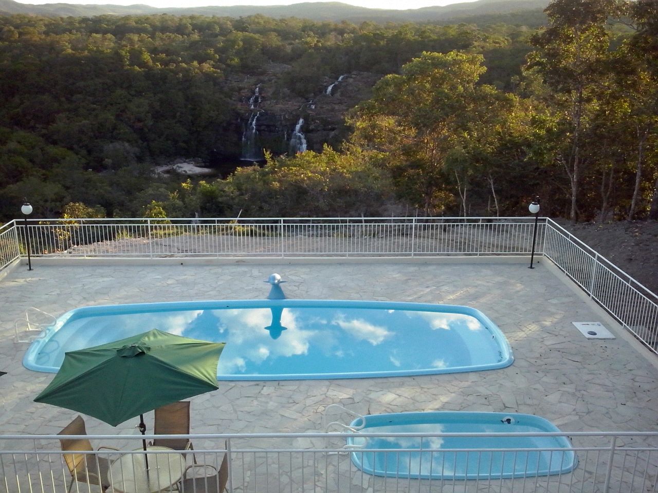 Piscina dos Chalés da Cachoeira Poço Encantado