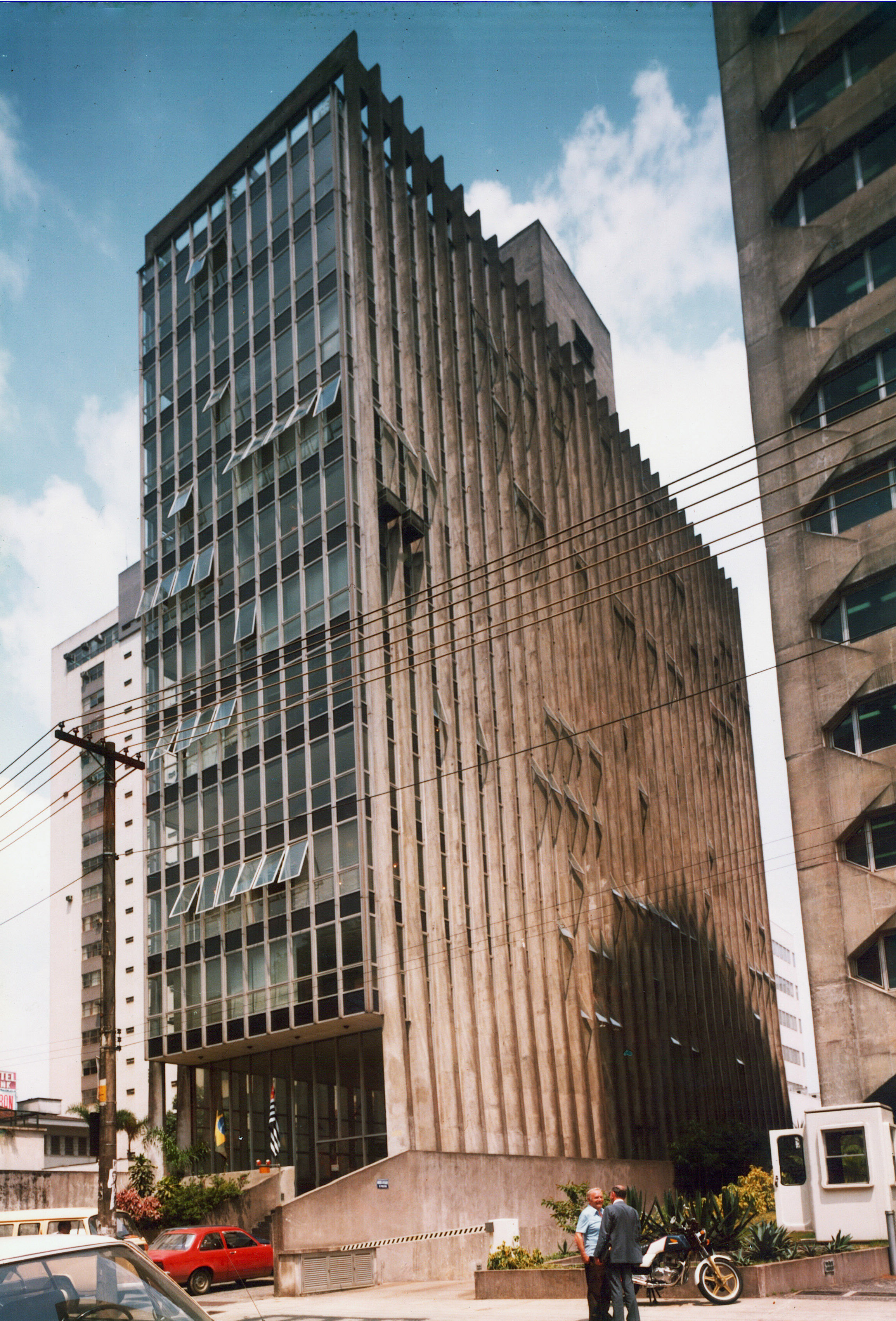 Edifício Jotamar (Bela Cintra) 1.jpg