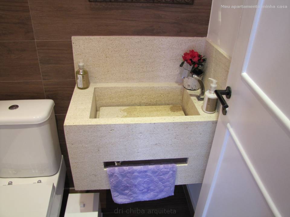 Lavatório com cuba de pedra