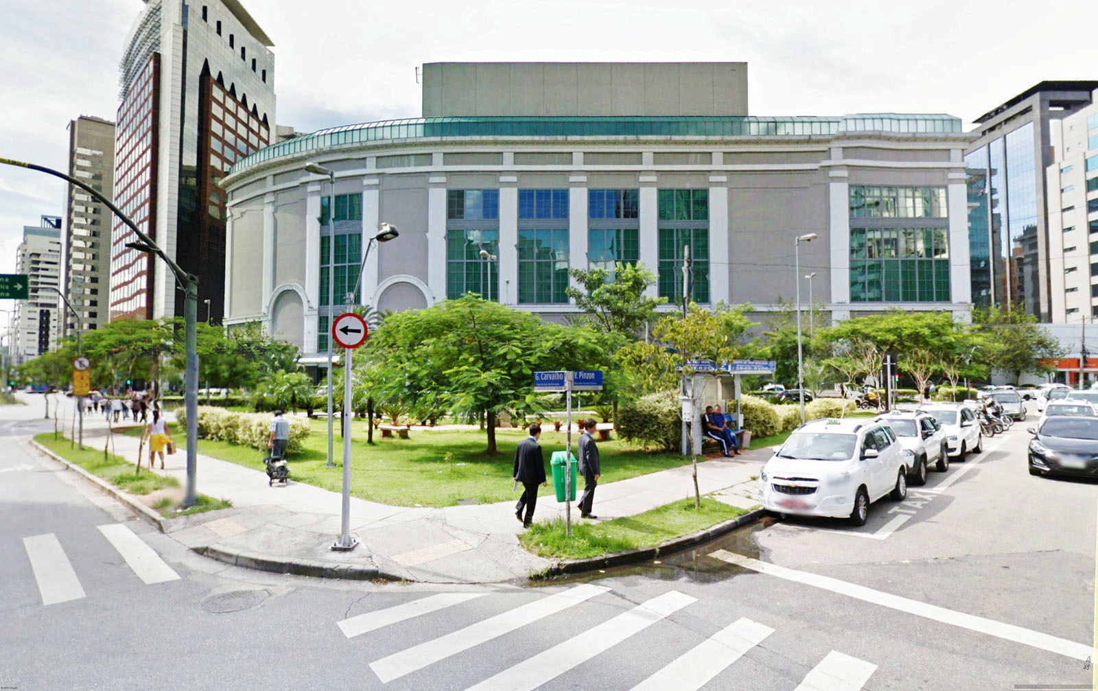 Shopping Vila Olímpia 5.jpg