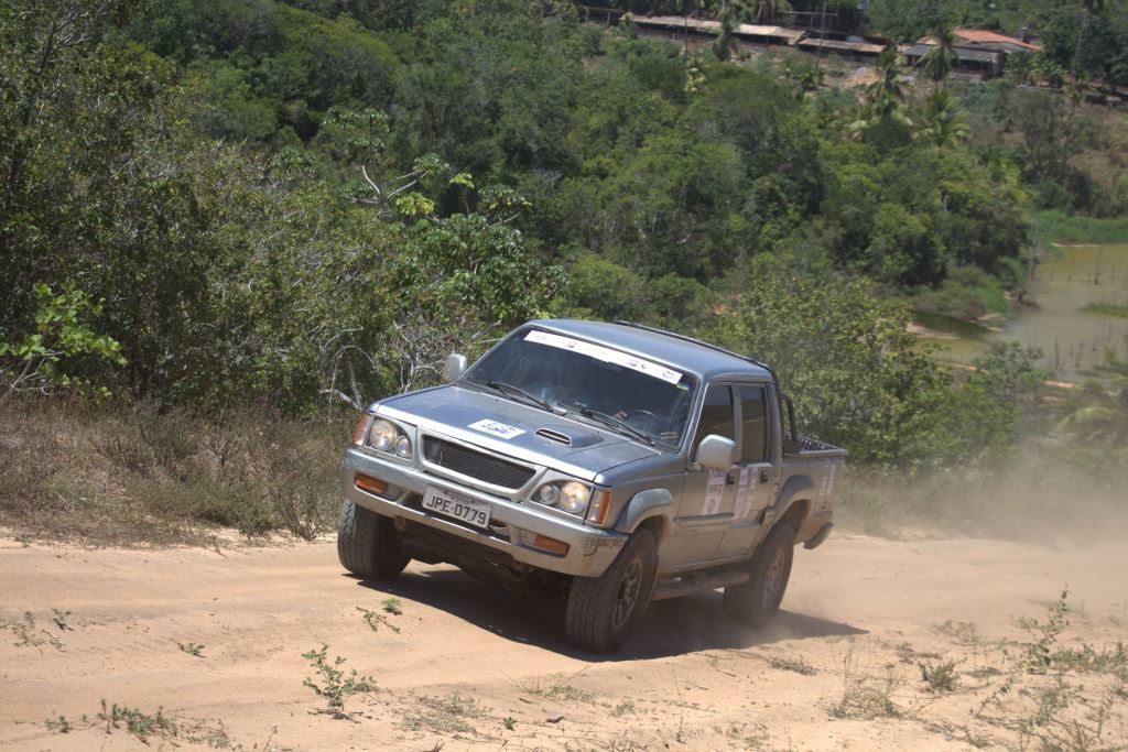 L200 EX-CARLOS.jpg