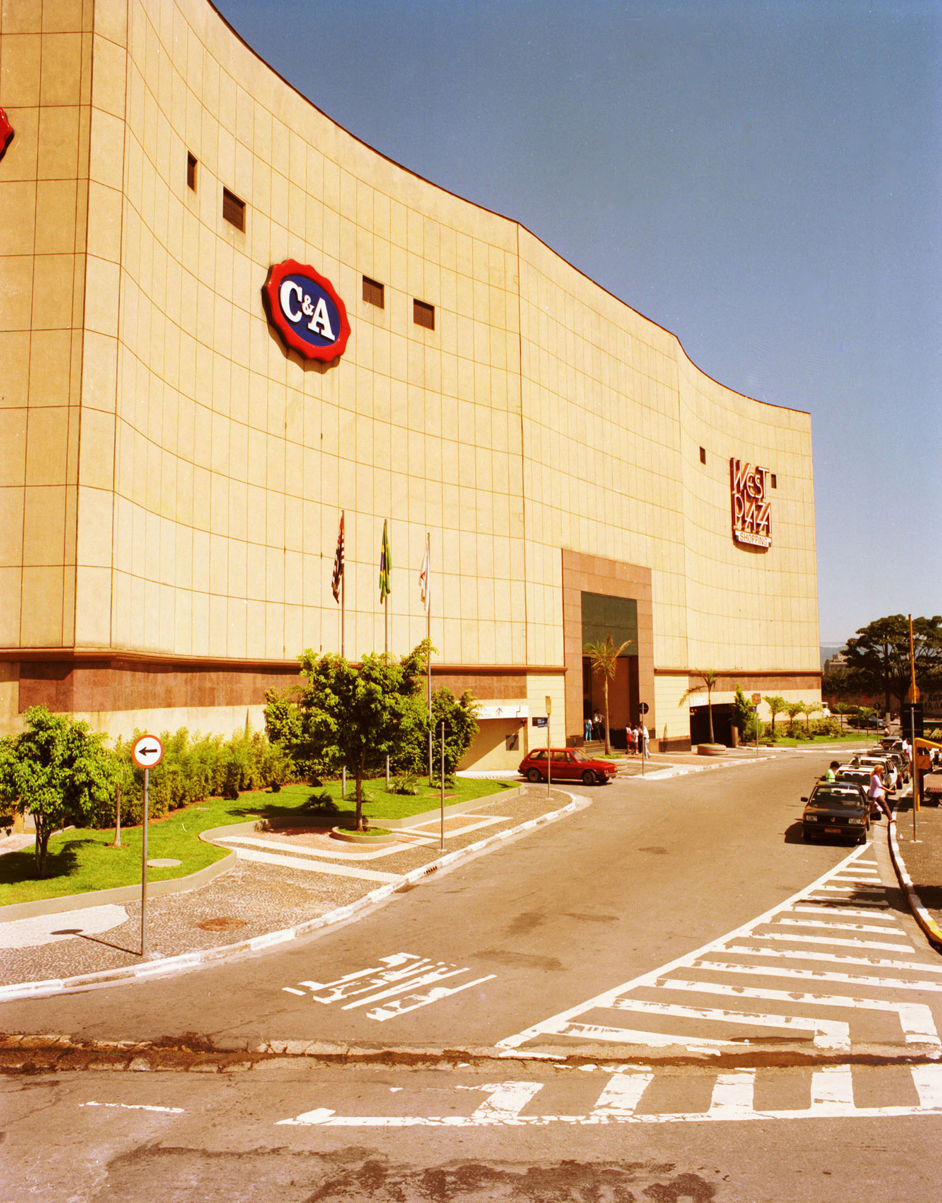 Shopping West Plaza 4.jpg
