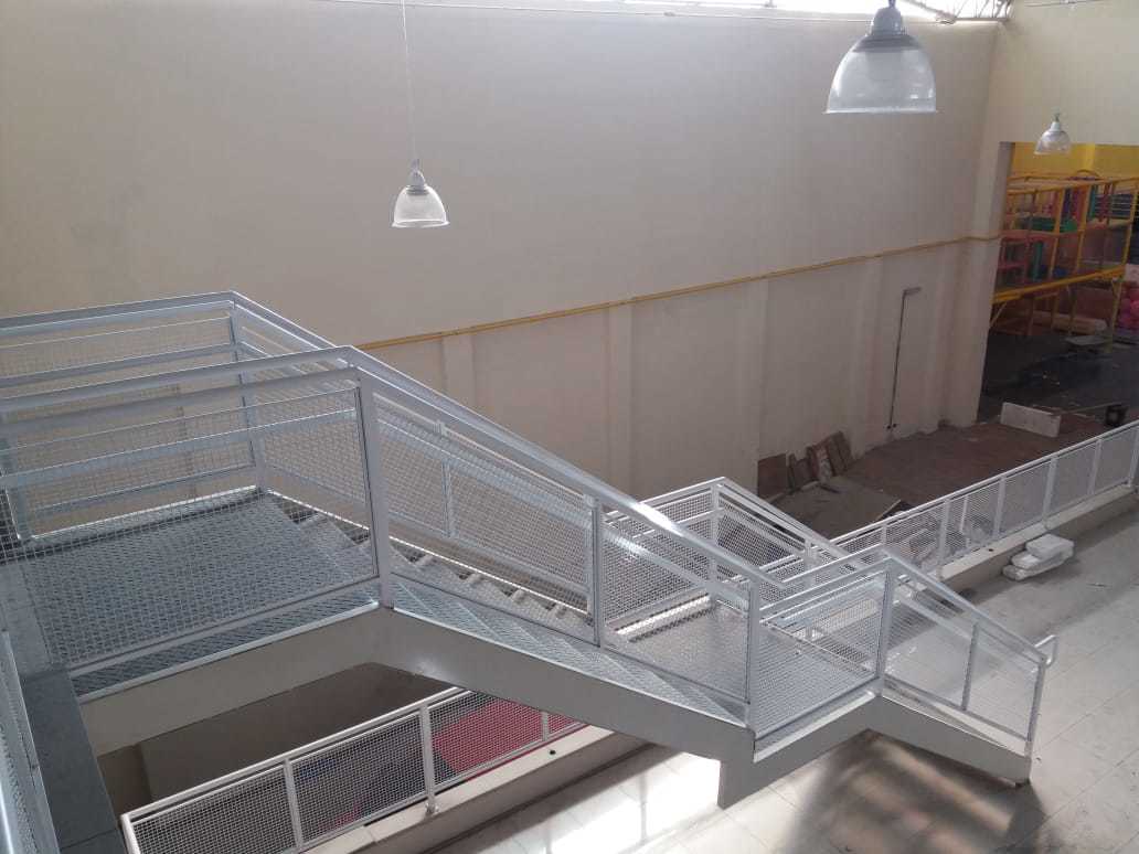 Escada e Corrimão Locksmith Estruturas Metálicas