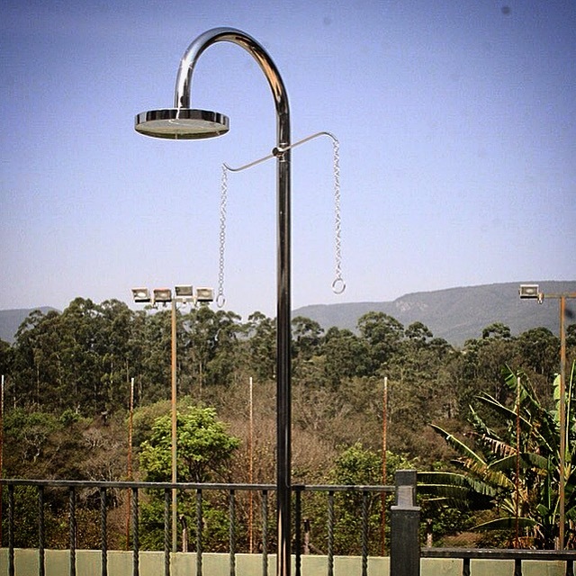 DUCHA DE COLUNA COM CORRENTE SD 2X2 (3).JPG