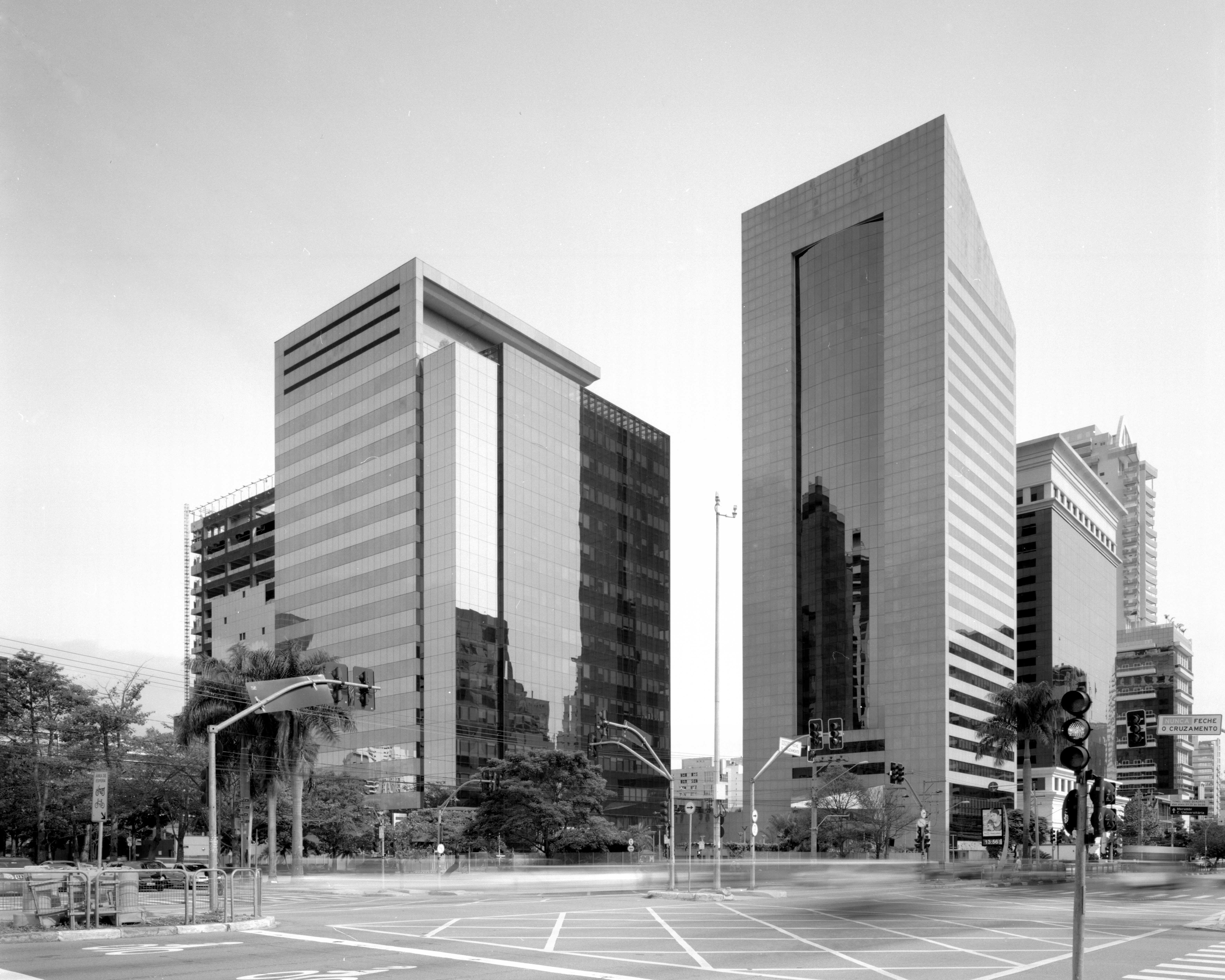 Cj. Internacional Plaza 10.jpg