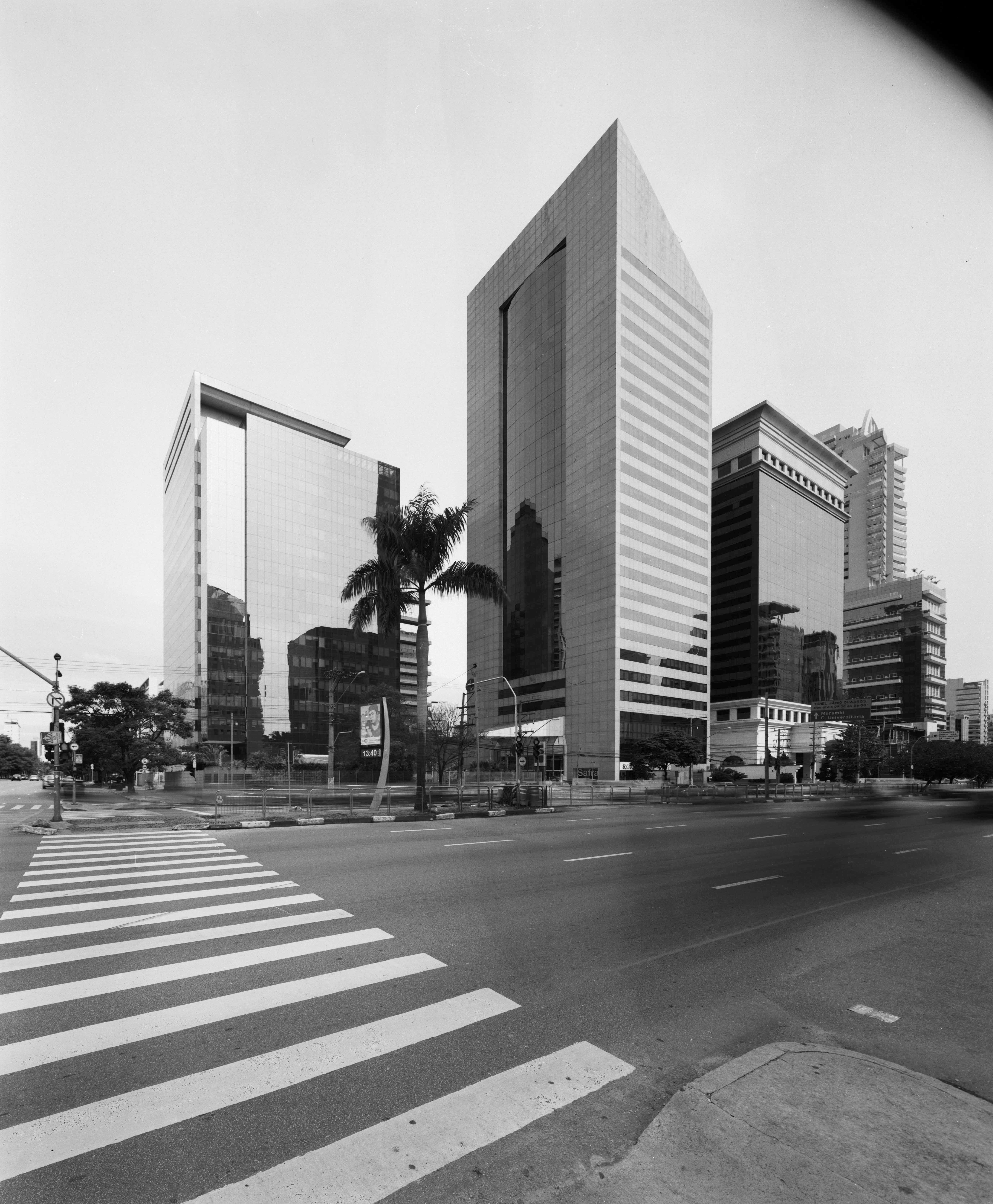 Cj. Internacional Plaza 3.jpg