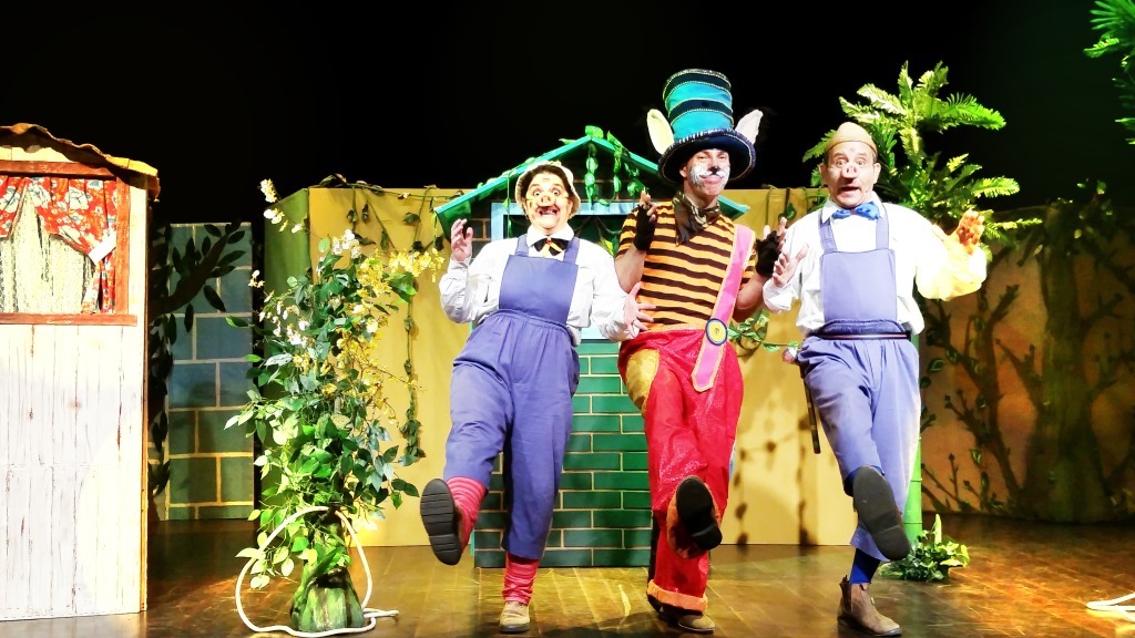 Espetáculo infantil 1, 2, 3, Tem porquinho outra vez - Ek Produções.jpg